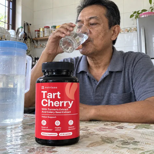 Rutin tiap hari, minum air putih yang cukup biar asam urat ikut kebuang.